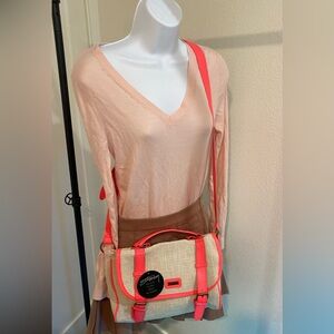STUSSY Beige and Pink Crossbody Stachel Bag
NEW w/tag
Great for back-to-school!